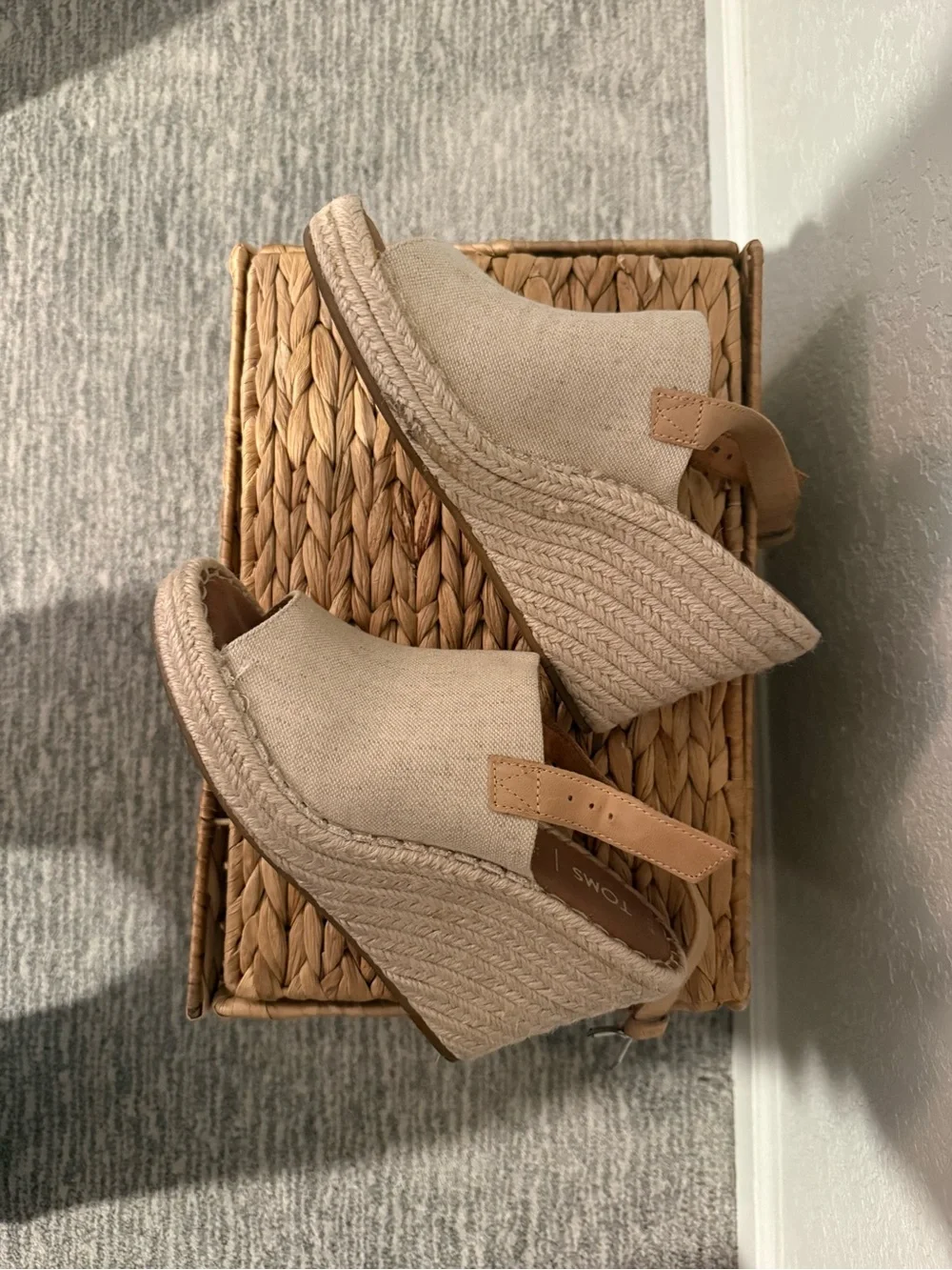 Toms neutral canvas